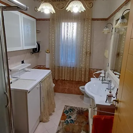 Villino Fatima לינה וארוחת בוקר 4*