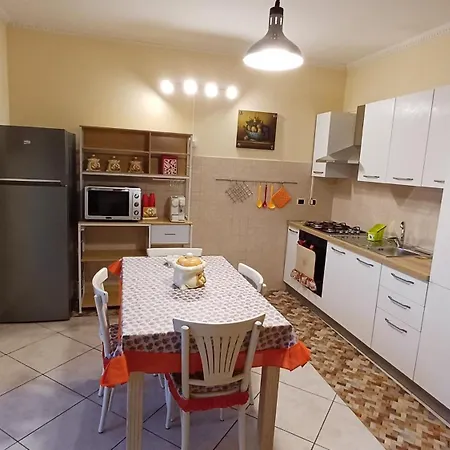 Villino Fatima Alojamento de Acomodação e Pequeno-almoço Crotone