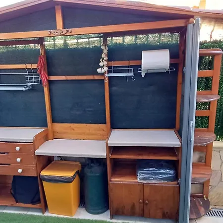 לינה וארוחת בוקר Villino Fatima קרוטונה