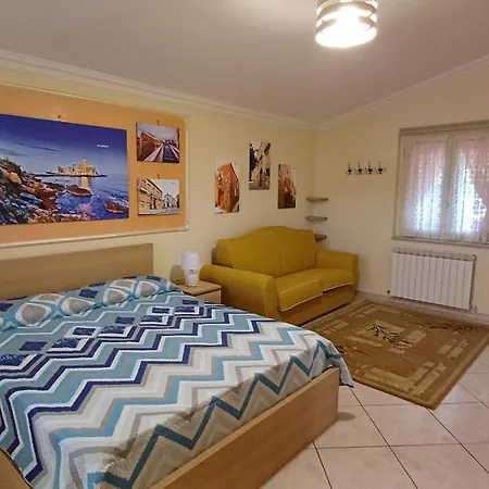 Villino Fatima לינה וארוחת בוקר קרוטונה